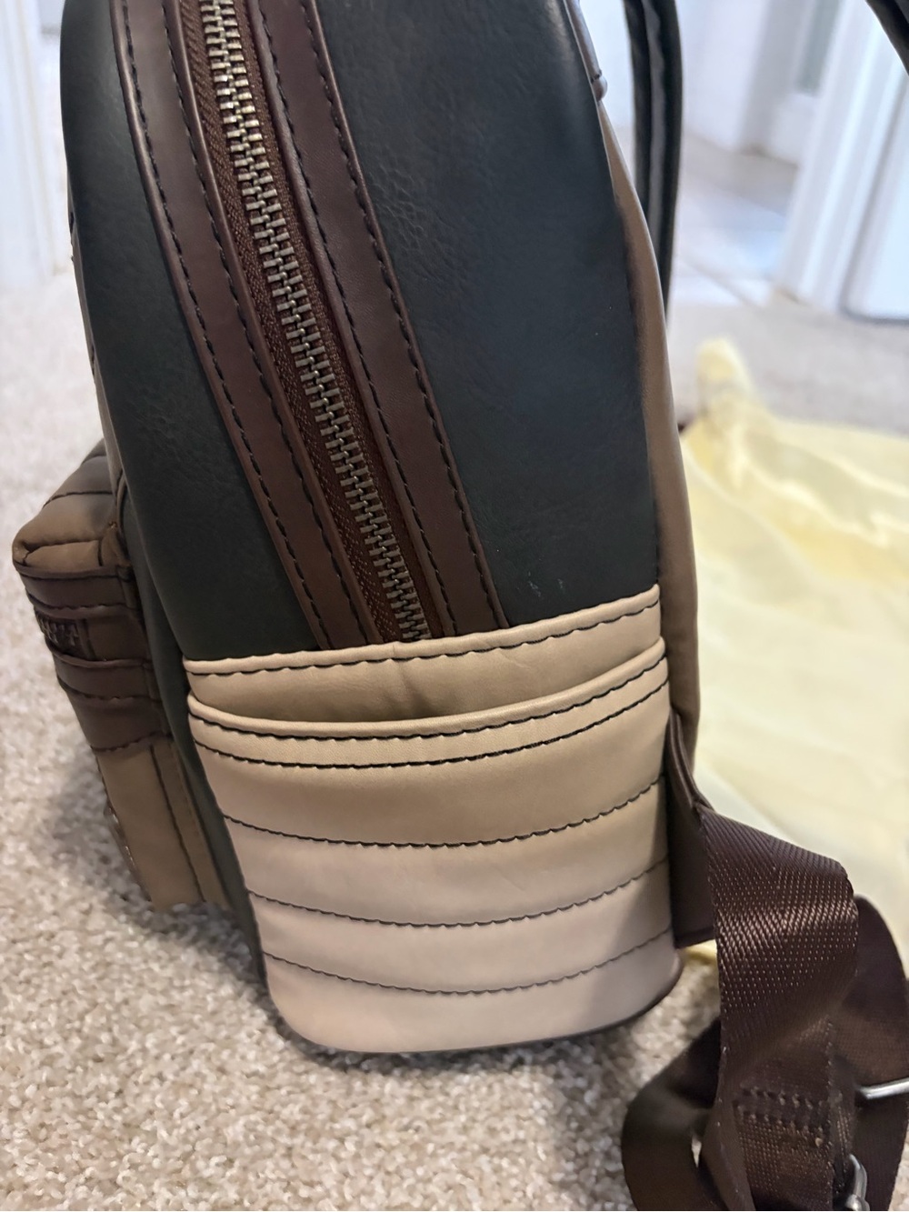 Loungefly star wars Rey backpack - Picture 5 of 8
